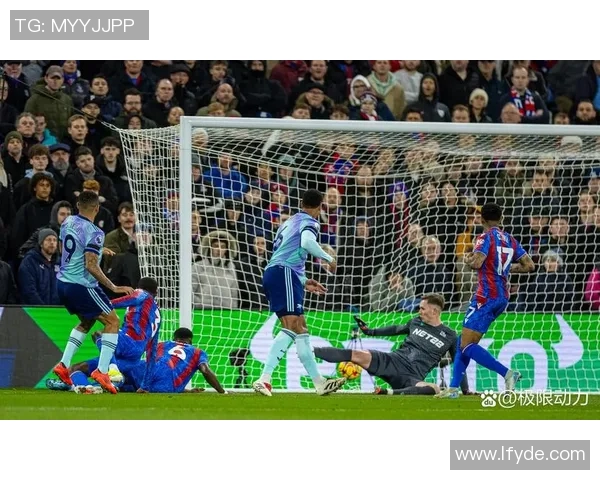 经常犯规的足球球星有哪些他们的激烈风格与争议行为分析 经常犯规的足球球星有哪些他们的激烈风格与争议行为分析