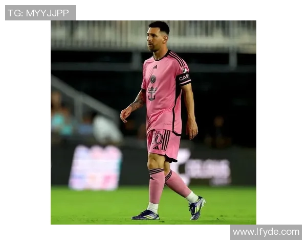 球星专属足球鞋的背后故事及其对球场表现的影响分析